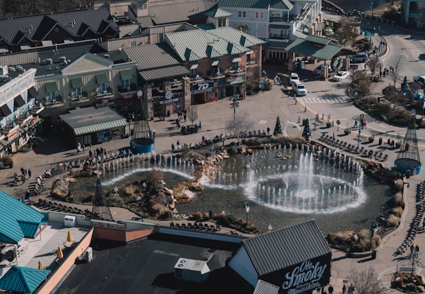 photo 1703088008703 a53b4841bef4